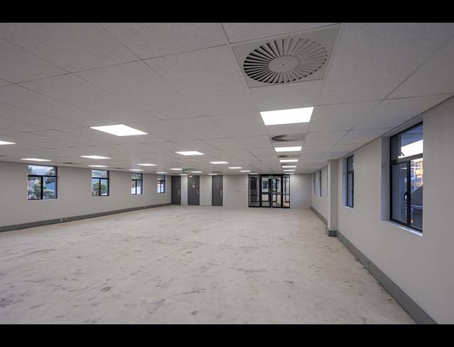 238M² BUSINESS CENTRE TO LET IN GLENWOOD